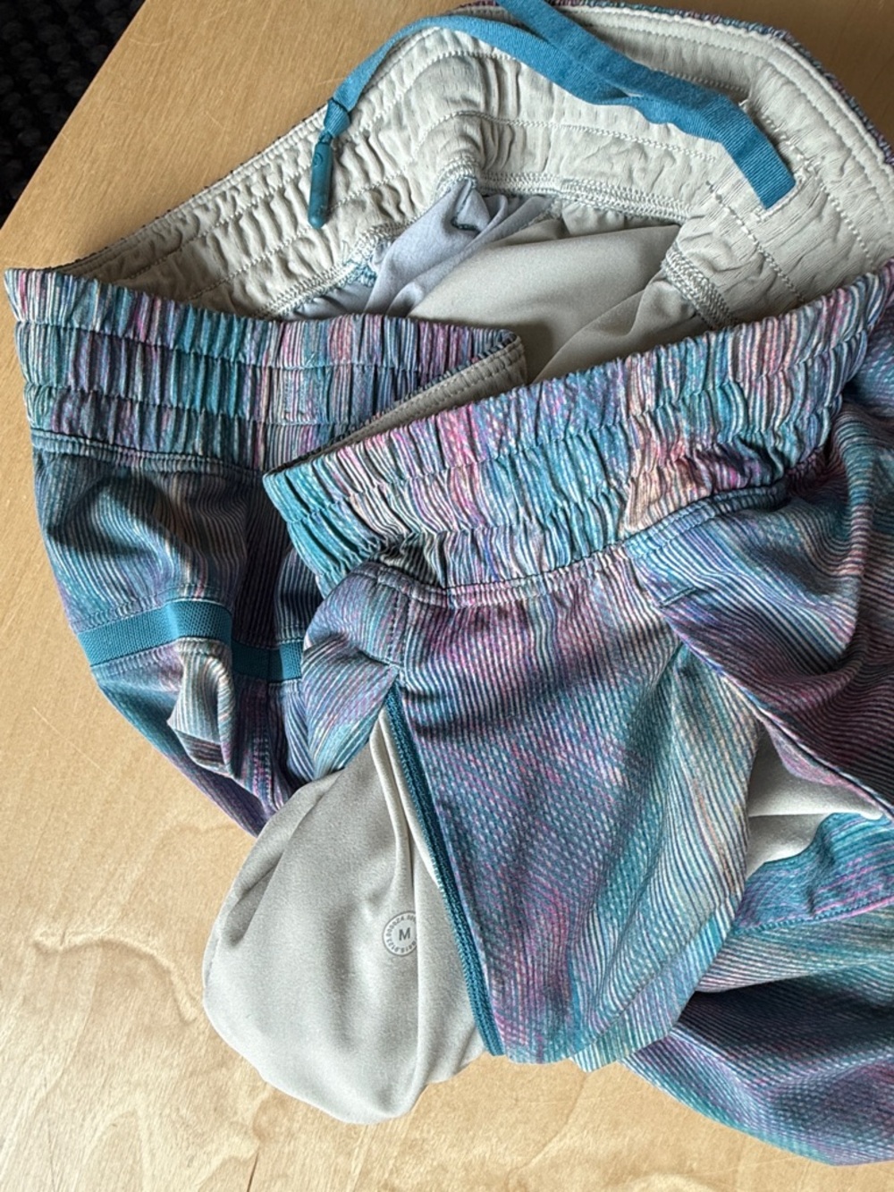 Lululemon Pace Breaker 7" - Medium - Picture 4 of 4